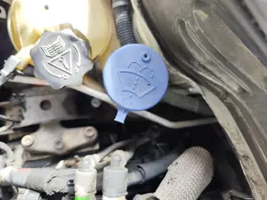 Foto de DEPOSITO LIMPIA PEUGEOT 207 1.6 16V HDi (90 CV / 66 KW) referencia 6431F3