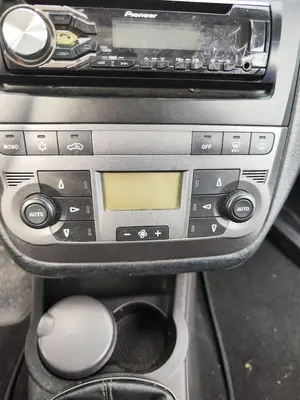 Foto de MANDO CALEFACCION / AIRE ACONDICIONADO FIAT GRANDE PUNTO (199) 1.4  (95 CV / 70 KW) referencia 0735447949