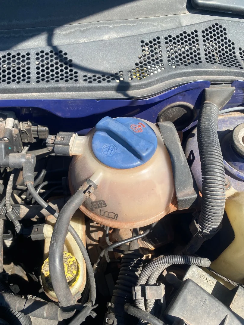 Foto de DEPOSITO EXPANSION VOLKSWAGEN POLO III (6N1) 1.4 (60 CV / 44 KW) referencia 6N0121407A