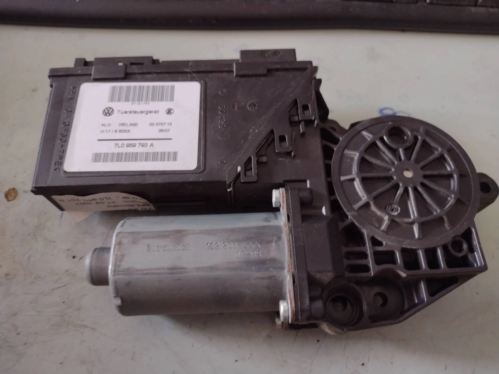 Foto de MOTOR ELEVALUNAS DELANTERO DERECHO CITROEN XSARA PICASSO 2.0 HDi CAT (RHY / DW10TD) (90 CV / 66 KW) referencia 7L0959793A