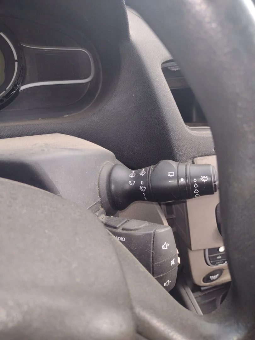 Foto de MANDO INTERMITENTES RENAULT MEGANE III BERLINA 5P 1.5 dCi Diesel CAT (86 CV / 63 KW)