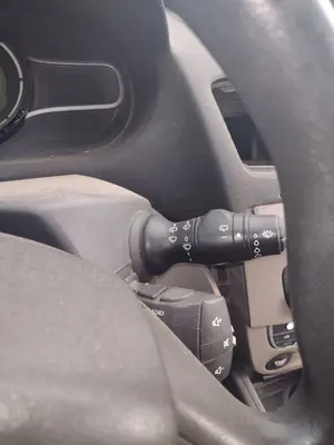 Foto de MANDO INTERMITENTES RENAULT MEGANE III BERLINA 5P 1.5 dCi Diesel CAT (86 CV / 63 KW)