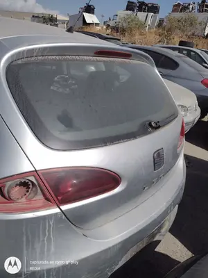 Foto de PORTON TRASERO SEAT LEON (1P1) 1.9 TDI (105 CV / 77 KW) referencia 1P0827024