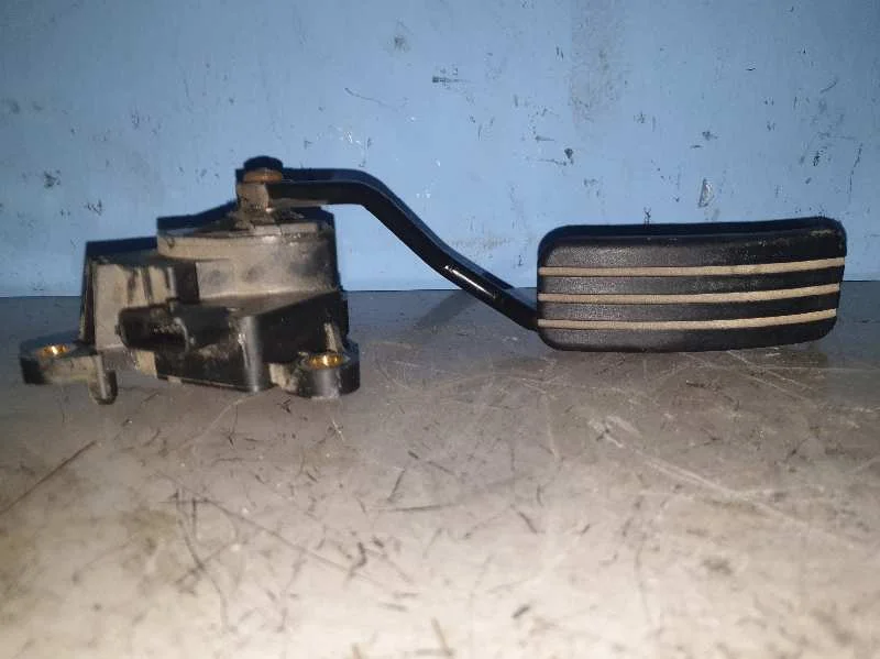 Foto de PEDAL ACELERADOR RENAULT MEGANE II BERLINA 5P referencia 8200153268