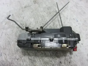 Foto de CERRADURA PUERTA TRASERA DERECHA PEUGEOT 406 BERLINA (S1/S2) 3.0 V6 24V CAT (190 CV / 140 KW) foto 4