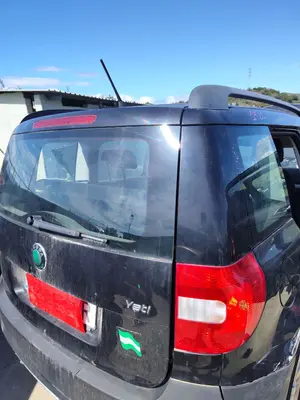 Foto de PORTON TRASERO SKODA YETI (5L)(2009) 2.0 TDI (110 CV / 81 KW) foto 4