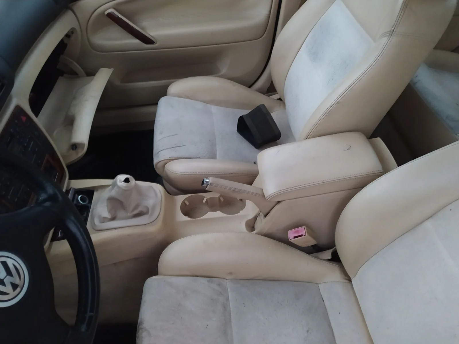 Foto de PALANCA FRENO VOLKSWAGEN PASSAT BERLINA (3B3) 1.9 TDI (131 CV / 96 KW) referencia 3B1711303B