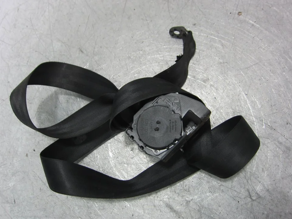 Foto de CINTURON SEGURIDAD TRASERO DERECHO SEAT IBIZA (6L1) 1.4 16V (101 CV / 74 KW) referencia 00063774B