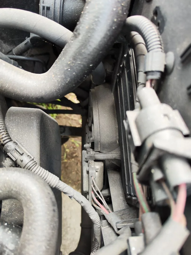 Foto de ELECTROVENTILADOR RADIADOR AIRE ACONDICIONADO VOLKSWAGEN TOUAREG (7LA) 2.5 TDI (174 CV / 128 KW)