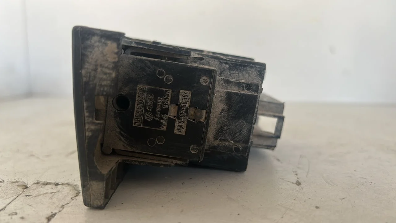 Foto de MANDO LUCES VOLKSWAGEN GOLF III (1H1)(11.1991) referencia 1H69413338