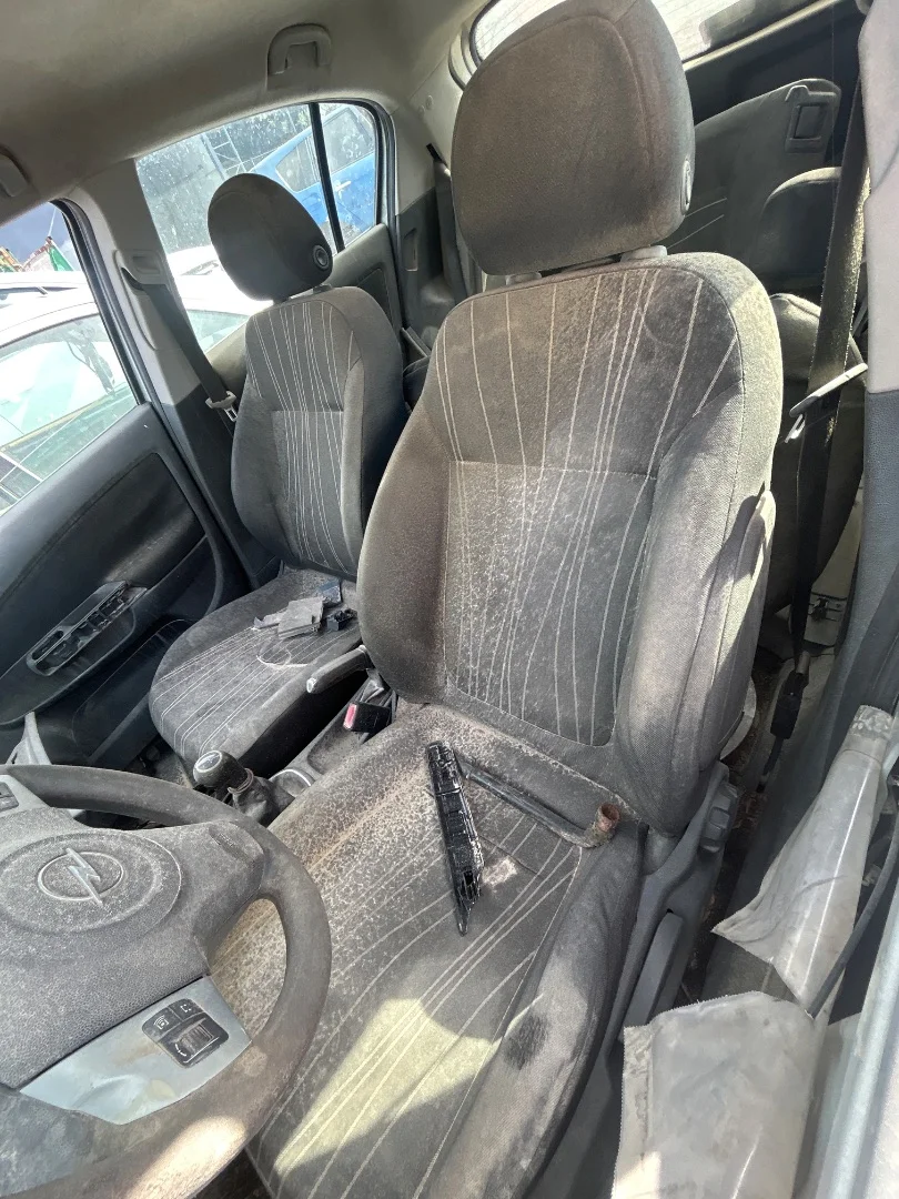 Foto de ASIENTO DELANTERO IZQUIERDO OPEL CORSA D 1.3 16V CDTI (75 CV / 55 KW)
