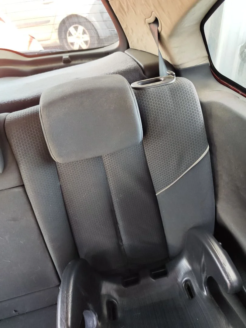 Foto de ASIENTOS TRASERO IZQUIERDO RENAULT MEGANE II BERLINA 3P 1.9 dCi Diesel (120 CV / 88 KW)