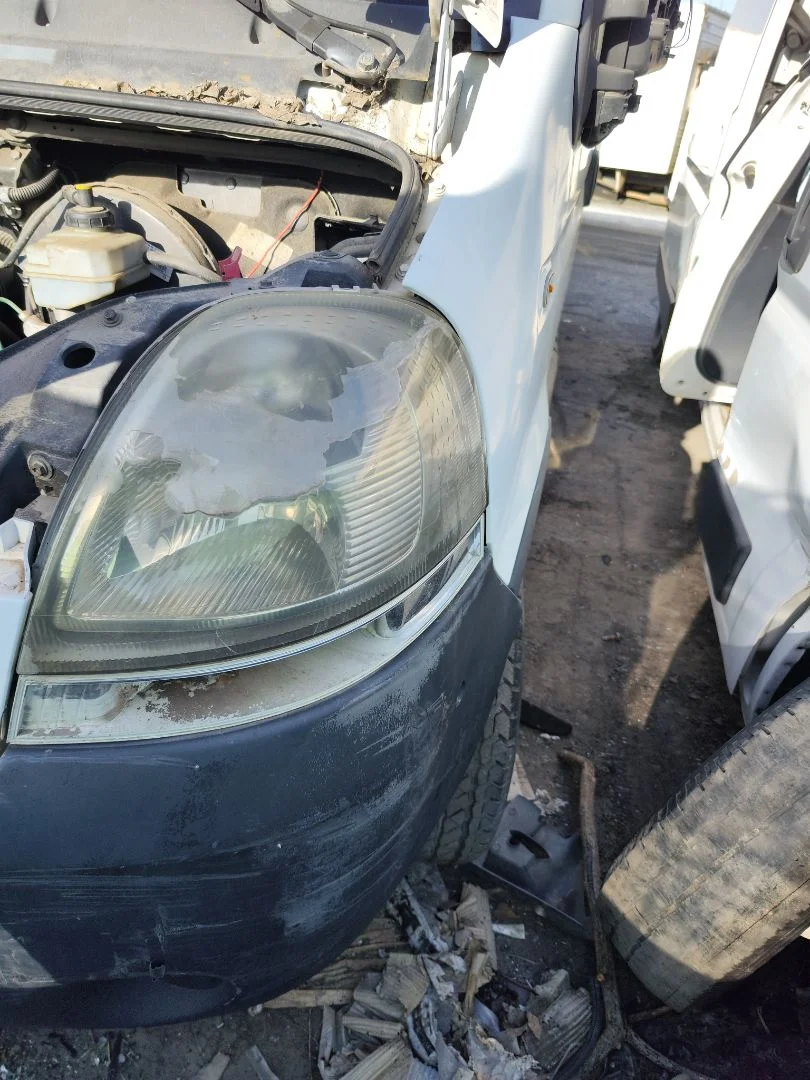Foto de FARO IZQUIERDO NISSAN INTERSTAR (X70) 2.5 dCi Diesel CAT (114 CV / 84 KW)