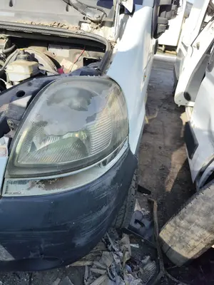 Foto de FARO IZQUIERDO NISSAN INTERSTAR (X70) 2.5 dCi Diesel CAT (114 CV / 84 KW) foto 1