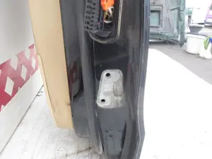 Foto de PUERTA TRASERA IZQUIERDA VOLKSWAGEN PASSAT BERLINA (3C2) 2.0 TDI (140 CV / 103 KW) foto 2