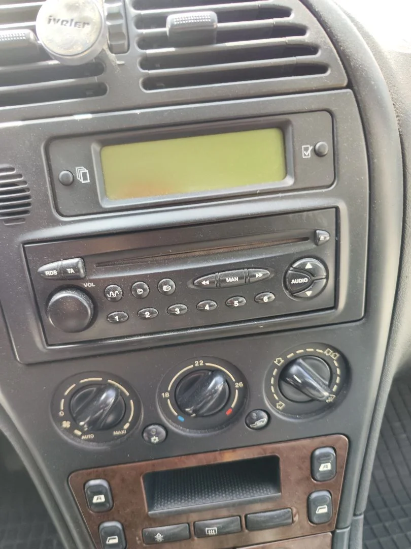 Foto de SISTEMA AUDIO / RADIO CD CITROEN XSARA BERLINA 2.0 HDi CAT (RHY / DW10TD) (90 CV / 66 KW)