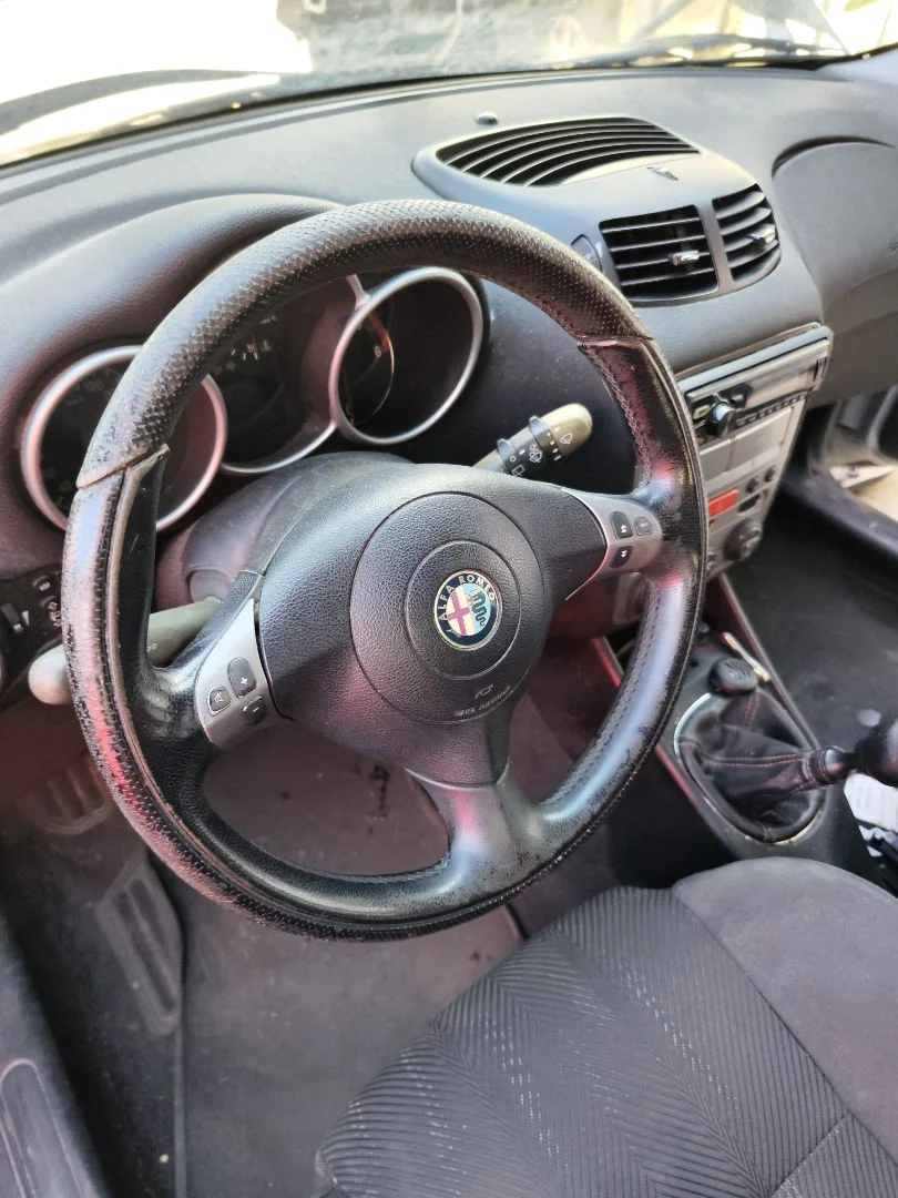 Foto de VOLANTE ALFA ROMEO 147 (190) 1.9 JTD CAT (110 CV / 81 KW)