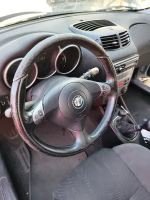 Foto de VOLANTE ALFA ROMEO 147 (190) 1.9 JTD CAT (110 CV / 81 KW)