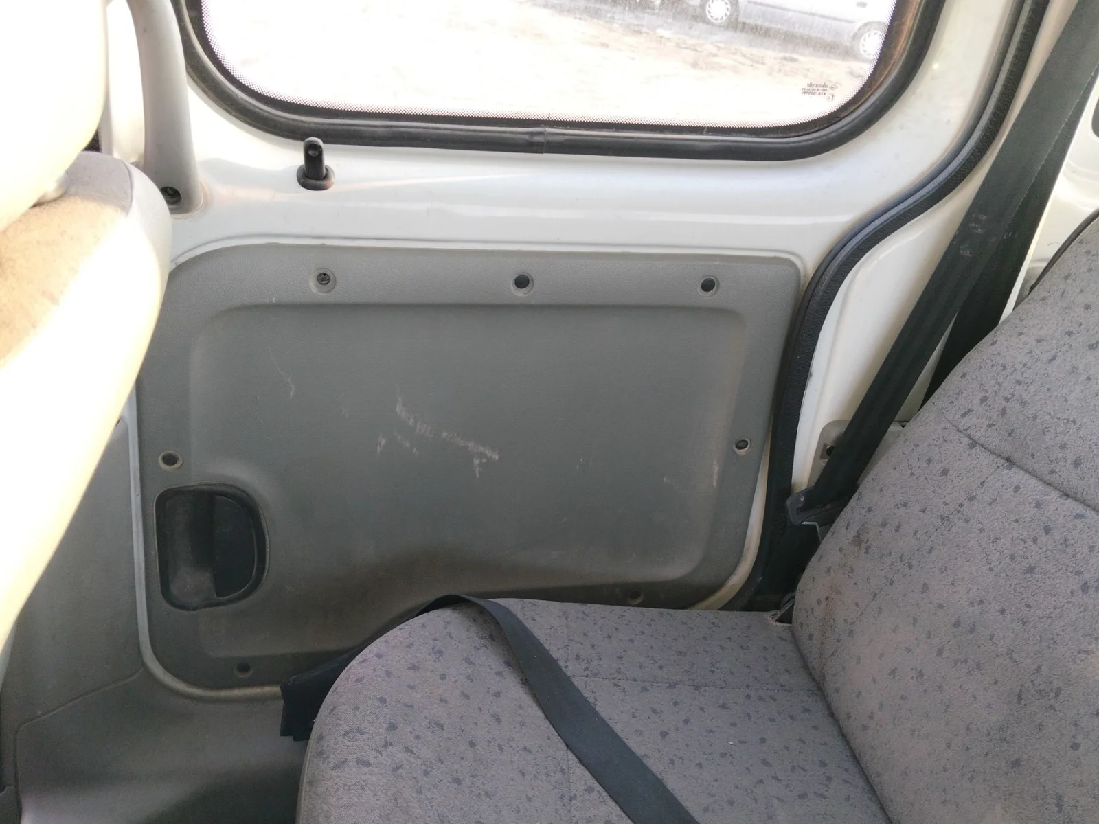 Foto de GUARNECIDO PUERTA TRASERA DERECHA RENAULT KANGOO I (F/KC0) 1.5 dCi Diesel (68 CV / 50 KW) referencia 7700304757
