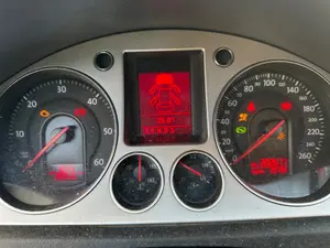 Foto de CUADRO INSTRUMENTOS VOLKSWAGEN PASSAT BERLINA (3C2) 2.0 TDI (140 CV / 103 KW) referencia 3C0920860N FKZ