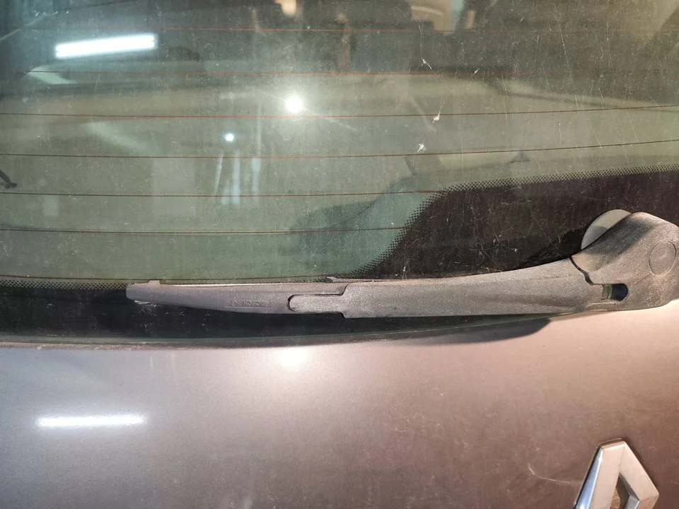 Foto de BRAZO LIMPIA TRASERO RENAULT SCENIC II (JM) 1.9 dCi Diesel (120 CV / 88 KW) referencia 7701056802