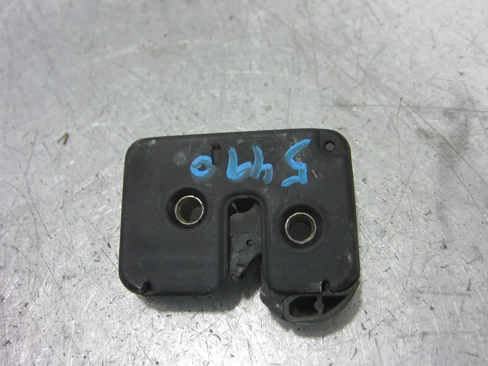 Foto de CERRADURA MALETERO / PORTON SEAT IBIZA (6K1) 1.4 (60 CV / 44 KW) referencia 6K6827505A