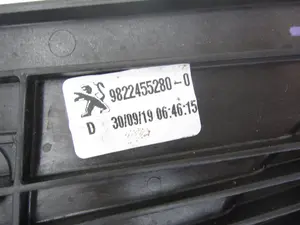 Foto de ELEVALUNAS TRASERO DERECHO CITROEN C5 AIRCROSS 1.2 12V e-THP / PureTech (131 CV / 96 KW) referencia 9822455280 foto 4