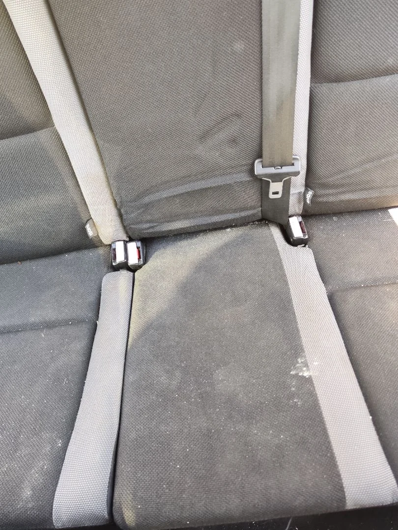 Foto de ENGANCHE CINTURON TRASERO CENTRAL PEUGEOT 207 1.4 (73 CV / 54 KW)