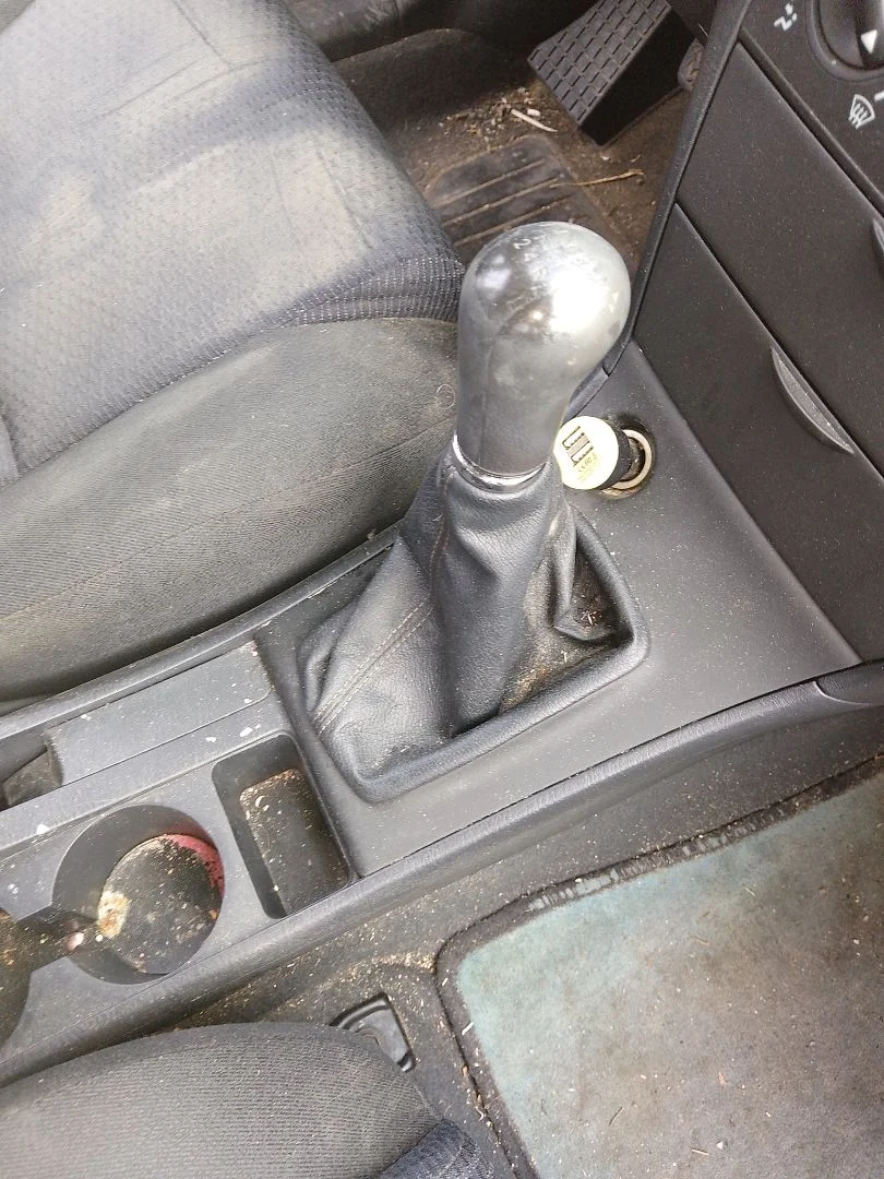 Foto de PALANCA CAMBIO TOYOTA COROLLA (E12) 1.4 16V CAT (97 CV / 71 KW)
