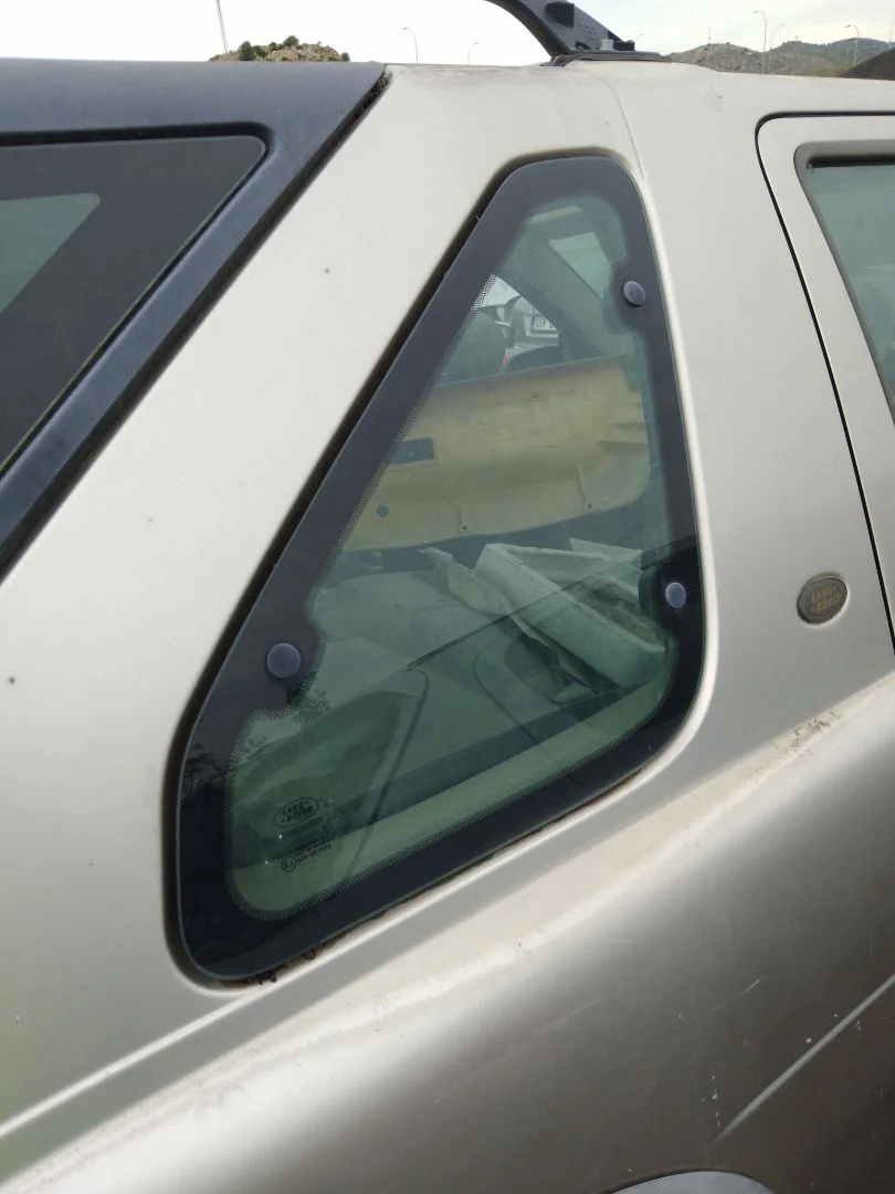 Foto de LUNA CUSTODIA TRASERA DERECHA LAND ROVER FREELANDER (LN) 2.0 Td4 CAT (112 CV / 82 KW)