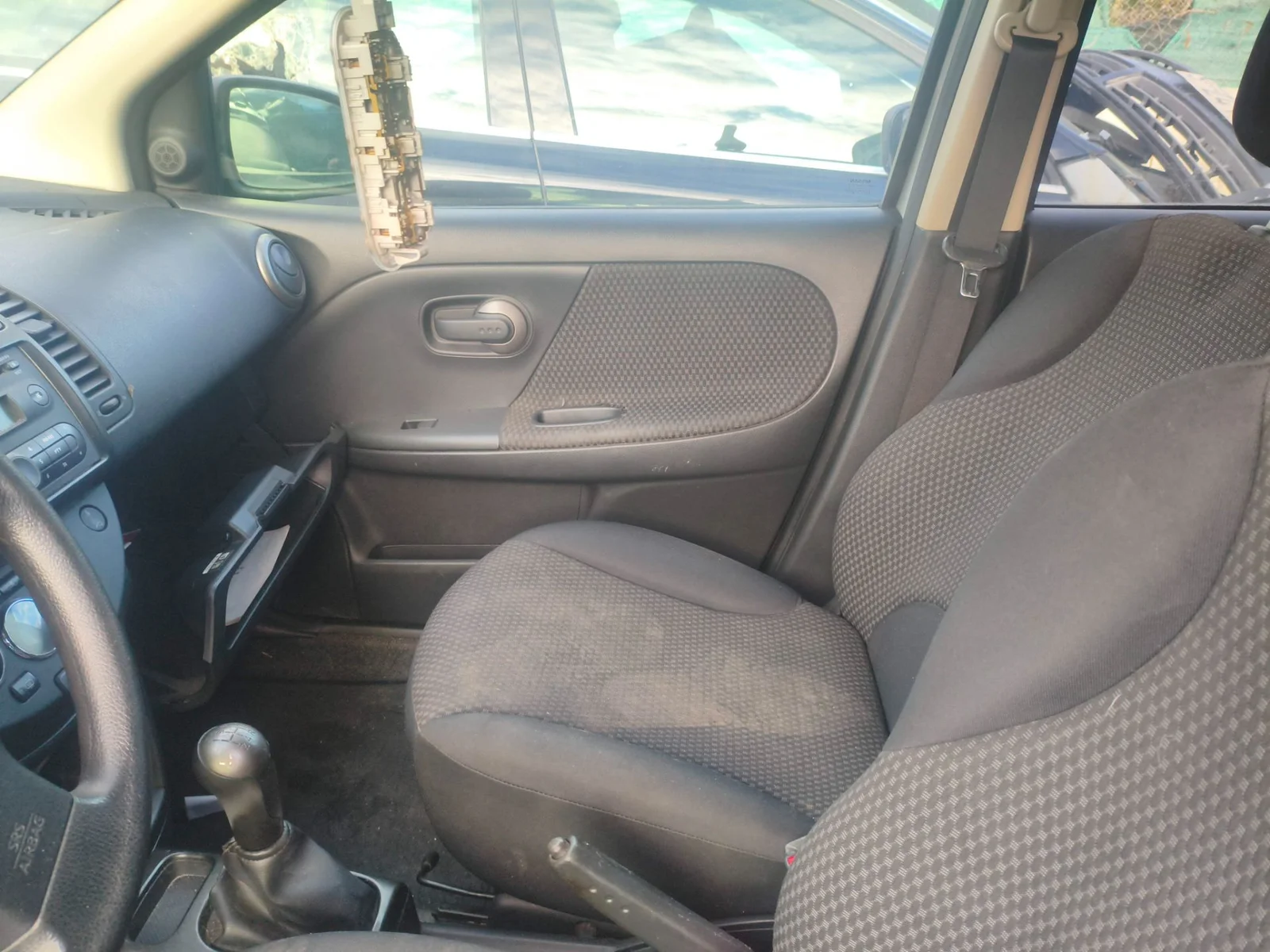 Foto de GUARNECIDO PUERTA DELANTERA DERECHA NISSAN NOTE (E11E) 1.4 CAT (88 CV / 65 KW) referencia 809009U04B