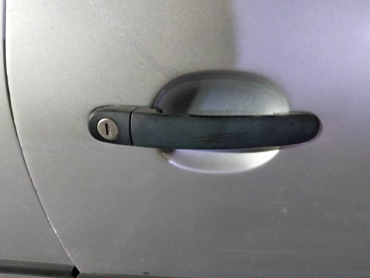 Foto de MANETA EXTERIOR DELANTERA DERECHA VOLKSWAGEN GOLF IV BERLINA (1J1)(10.1997)