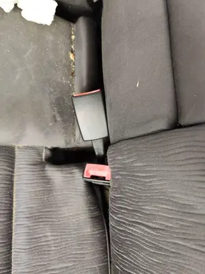 Foto de ENGANCHE CINTURON TRASERO IZQUIERDO AUDI A6 BERLINA (4B2) 2.5 V6 24V TDI (150 CV / 110 KW)