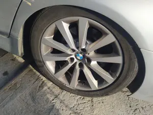 Foto de MANGUETA TRASERA IZQUIERDA BMW SERIE 5 TOURING (F11) 2.0 Turbodiesel (184 CV / 135 KW)