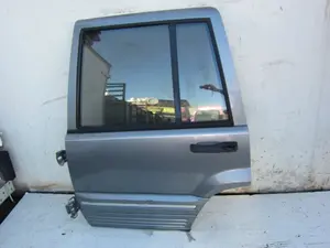 Foto de PUERTA TRASERA IZQUIERDA CHRYSLER JEEP GR.CHEROKEE (ZJ)/(Z) 5.2 V8 CAT (211 CV / 155 KW)