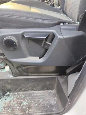 Foto de ASIENTO DELANTERO IZQUIERDO FORD TRANSIT CHASIS CABINA (TTG) 2.0 TDCi CAT (170 CV / 125 KW) foto 3