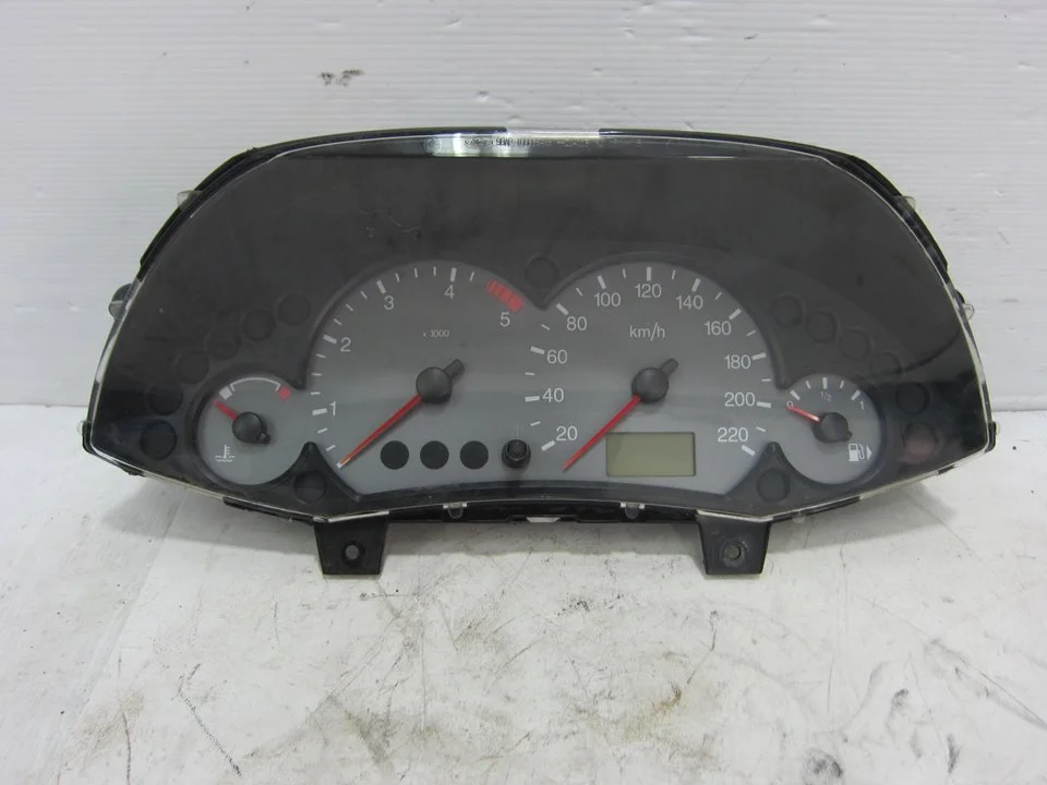 Foto de CUADRO INSTRUMENTOS FORD FOCUS BERLINA (CAK) 1.8 16V CAT (116 CV / 85 KW) referencia 98AP10841BC