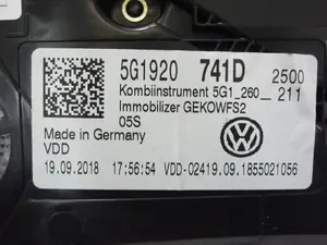 Foto de CUADRO INSTRUMENTOS VOLKSWAGEN GOLF VII BERLINA (BQ1/BE2) 1.6 TDI (116 CV / 85 KW) referencia 5G1920741D foto 3