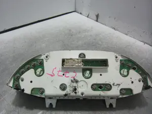 Foto de CUADRO INSTRUMENTOS FORD FOCUS BERLINA (CAK) 1.6 16V CAT (101 CV / 74 KW) referencia 98AP10841BC foto 3
