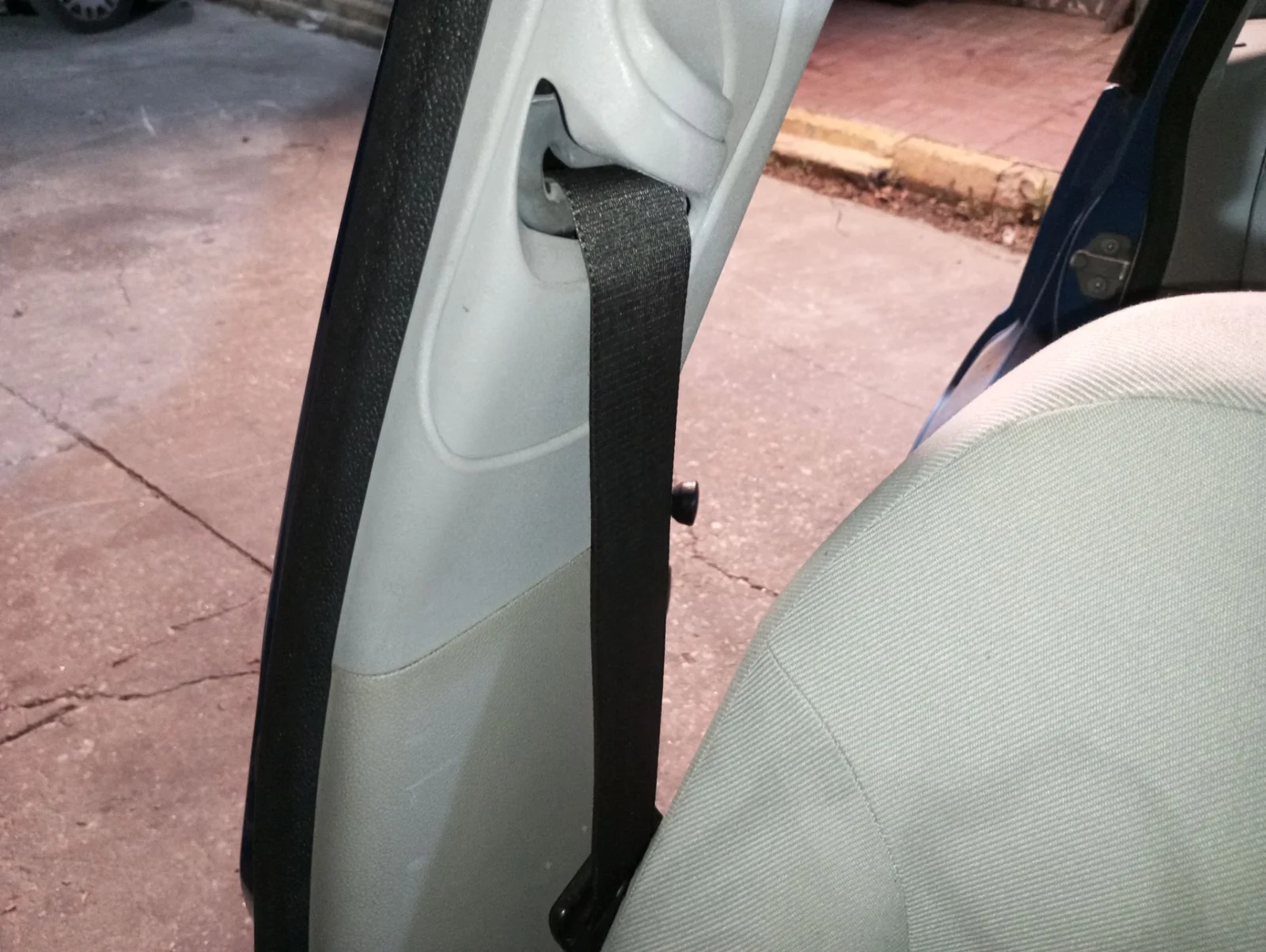 Foto de CINTURON SEGURIDAD DELANTERO DERECHO FORD FIESTA (CBK) 1.25 16V CAT (69 CV / 51 KW)