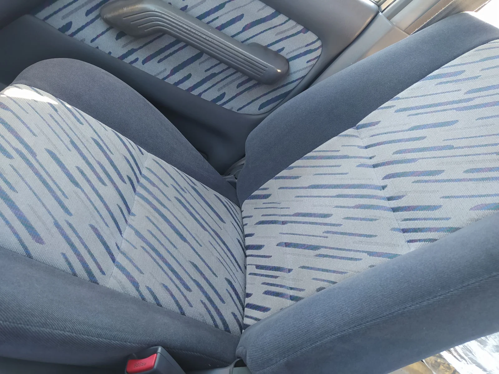 Foto de ASIENTO DELANTERO DERECHO TOYOTA LAND CRUISER (J9) 3.0 Turbodiesel (125 CV / 92 KW)