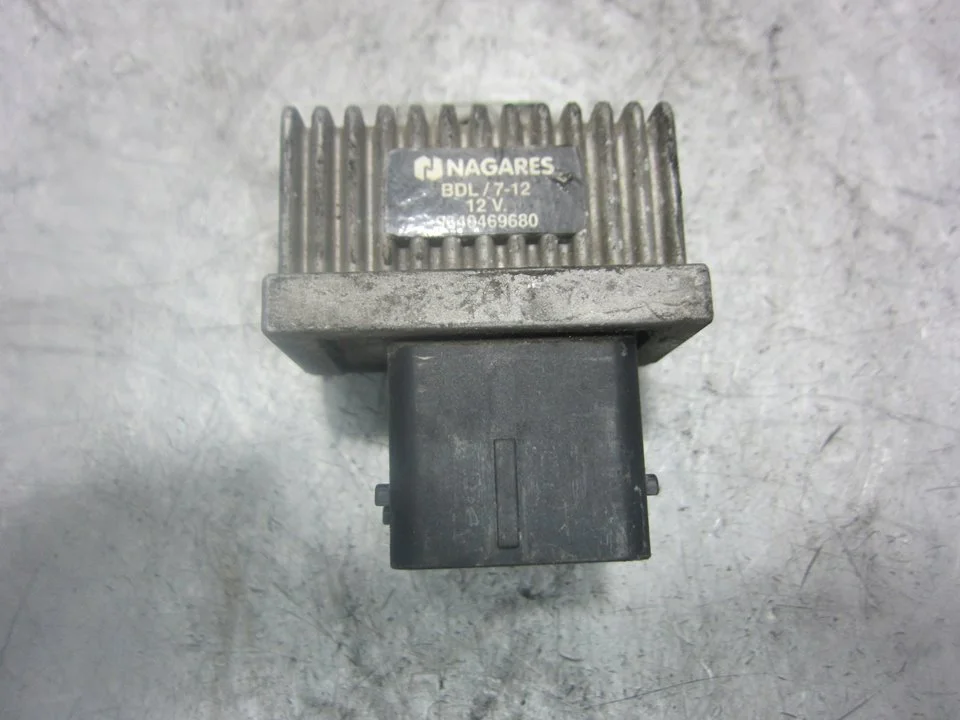 Foto de CAJA PRECALENTAMIENTO CITROEN XSARA BERLINA 1.9 Diesel (69 CV / 51 KW) referencia 9640469680