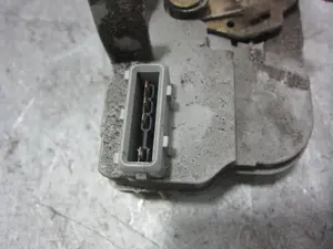 Foto de CERRADURA PUERTA TRASERA IZQUIERDA PEUGEOT 307 BREAK / SW (S1)(04.2002) 2.0 HDi CAT (90 CV / 66 KW) referencia 9645686780 foto 4