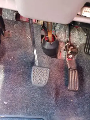 Foto de PEDAL FRENO PEUGEOT 107 1.0 CAT (384F) (68 CV / 50 KW)