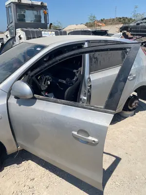 Foto de PUERTA DELANTERA IZQUIERDA HYUNDAI I30 (FD) 1.4 CAT (109 CV / 80 KW)