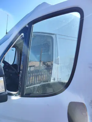 Foto de LUNA DELANTERA IZQUIERDA FIAT DUCATO 3 MAXI FURGÓN TS 35 (295) 2.3 JTD CAT (148 CV / 109 KW) referencia 0046864291