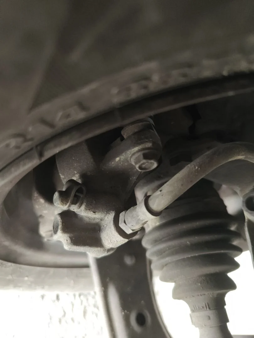 Foto de PINZA DE FRENO DELANTERA DERECHA OPEL CORSA D 1.3 16V CDTI (75 CV / 55 KW)