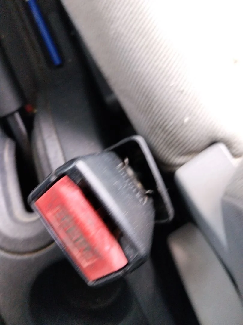 Foto de ENGANCHE CINTURON DELANTERO DERECHO CITROEN C3 1.4 HDi (68 CV / 50 KW)