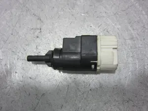 Foto de INTERRUPTOR DACIA DOKKER 1.5 dCi Diesel FAP CAT (90 CV / 66 KW) referencia 253206170R