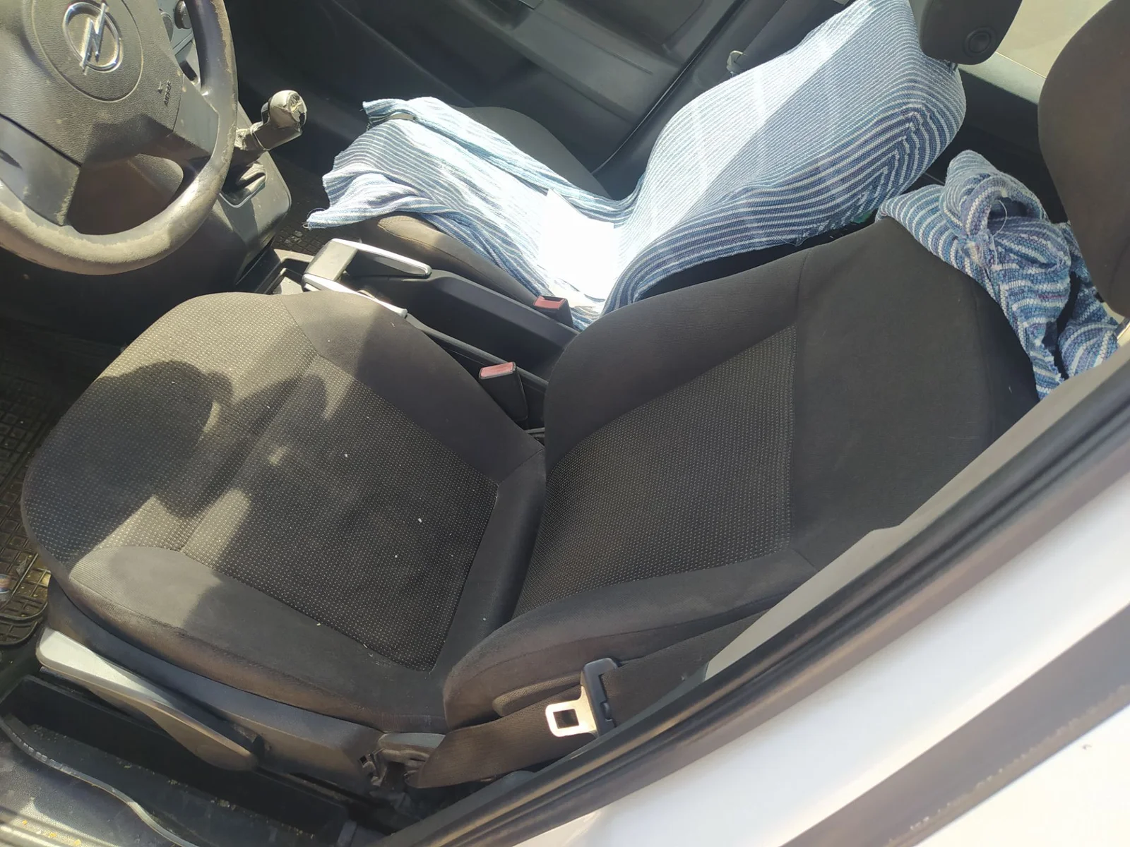 Foto de CINTURON SEGURIDAD DELANTERO IZQUIERDO OPEL ZAFIRA B 1.9 CDTI (120 CV / 88 KW) referencia 13242304